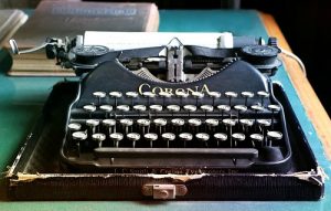 typewriter-1603999_960_720